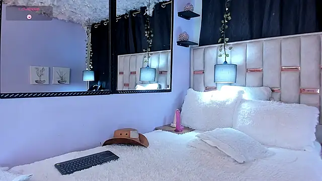 Nathan Smith  online show from December 5, 7:21 pm