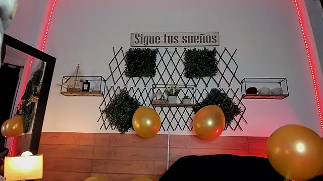 Snapshot of Angelgraham_1 chatting on September 22, 3:11 pm Angelgraham 1 online show from September 22, 3:11 pm