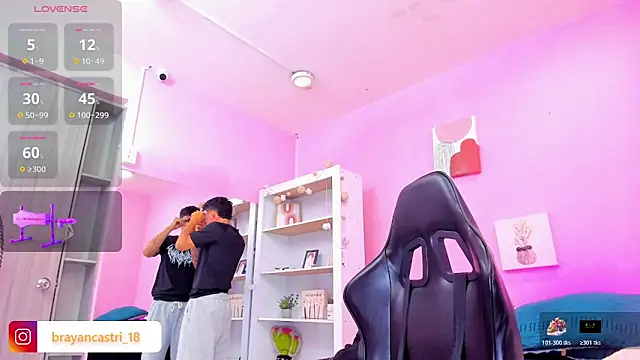 Ian Castillo  online show from October 29, 11:13 am