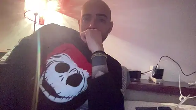 alessandromori91 online show from December 17, 7:04 am