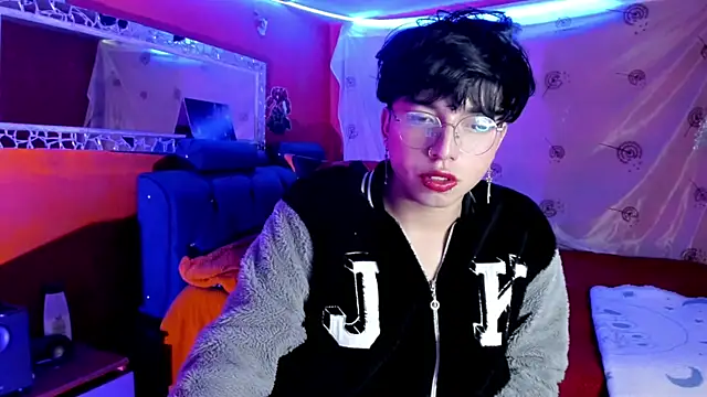 Snapshot of AnggelONfiree chatting on September 9, 4:45 am AnggelONfiree online show from September 9, 4:45 am