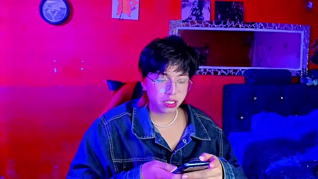 Snapshot of AnggelONfiree chatting on February 25, 4:03 am AnggelONfiree online show from February 25, 4:03 am