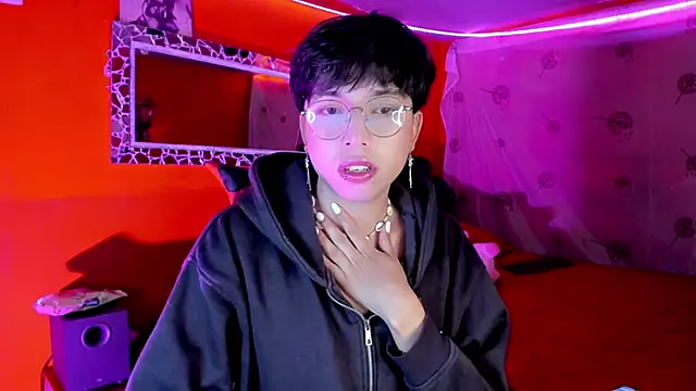 Snapshot of AnggelONfiree chatting on October 9, 4:17 am AnggelONfiree online show from October 9, 4:17 am