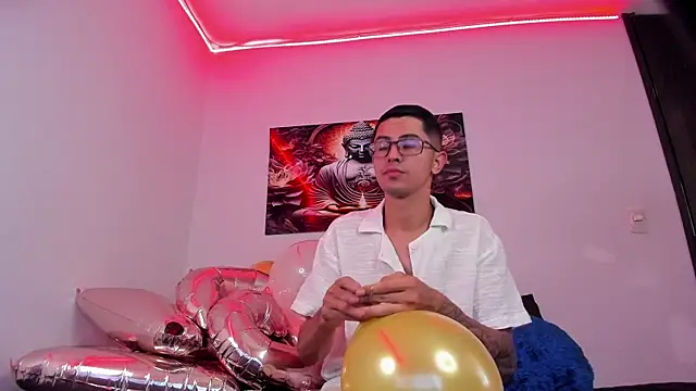 Snapshot of Ethan_Sai___ chatting on September 29, 5:31 pm Ethan Sai    online show from September 29, 5:31 pm