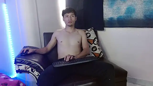 nolanjay  online show from January 8, 3:39 pm