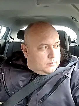 Snapshot of BigromeoXX chatting on January 23, 3:32 pm BigromeoXX online show from January 23, 3:32 pm