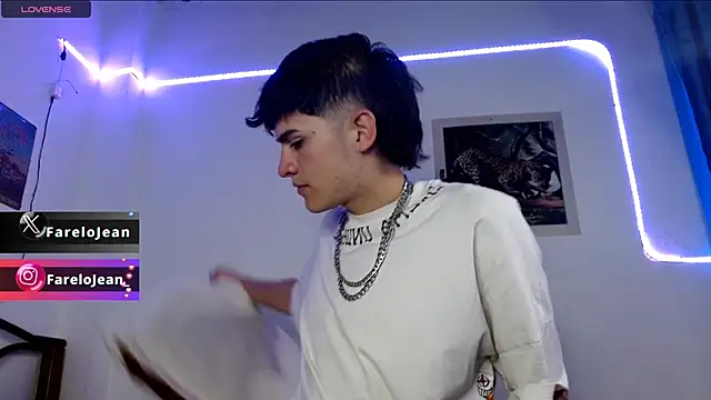 Snapshot of jeanfarelo chatting on January 11, 2:30 am jeanfarelo online show from January 11, 2:30 am