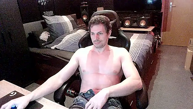 dreamwallker21 online show from April 13, 7:25 pm