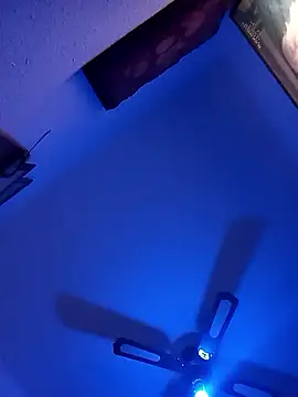 jovenestraviesos online show from March 22, 8:26 pm