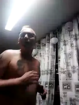 Snapshot of Manou1971 chatting on February 12, 5:58 pm Manou1971 online show from February 12, 5:58 pm