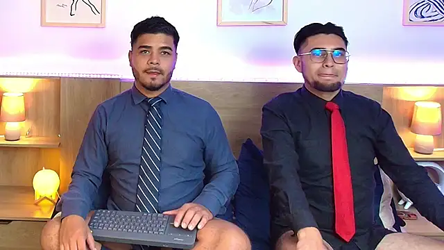 thiagowes online show from November 14, 4:15 am