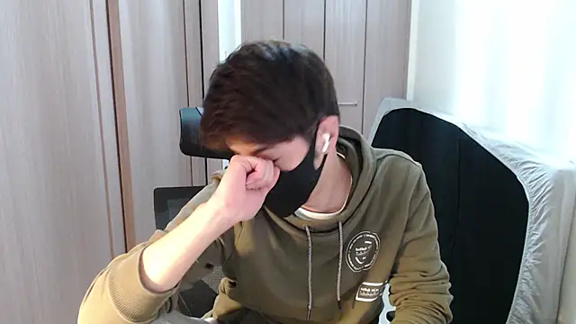 Snapshot of ryota_kkk chatting on January 15, 12:04 pm ryota kkk online show from January 15, 12:04 pm