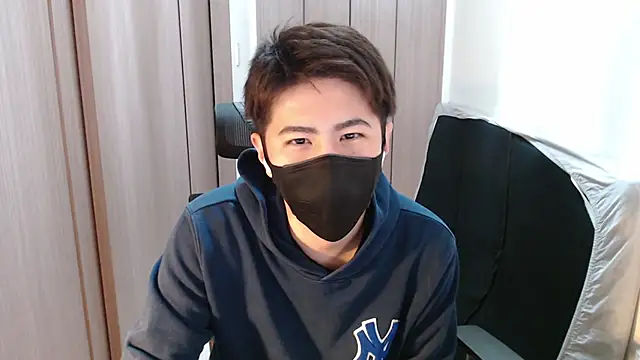 Snapshot of ryota_kkk chatting on March 4, 12:01 pm ryota kkk online show from March 4, 12:01 pm