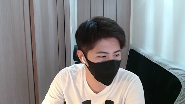 Snapshot of ryota_kkk chatting on January 9, 11:14 am ryota kkk online show from January 9, 11:14 am