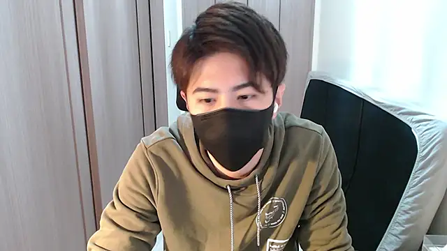 Snapshot of ryota_kkk chatting on February 20, 11:53 am ryota kkk online show from February 20, 11:53 am