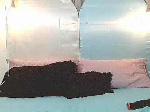 tylor boy online show from December 4, 7:54 pm