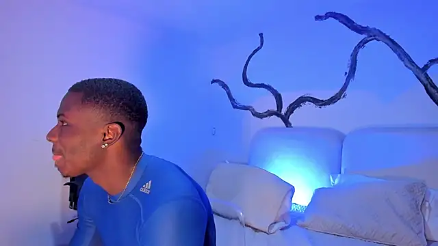 Snapshot of EthanTravis_ chatting on January 24, 4:59 am EthanTravis  online show from January 24, 4:59 am