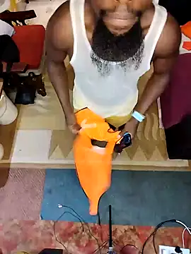 Snapshot of Chocolate_factory_man chatting on January 23, 5:52 pm Chocolate factory man online show from January 23, 5:52 pm