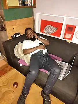 Snapshot of Chocolate_factory_man chatting on March 17, 10:19 pm Chocolate factory man online show from March 17, 10:19 pm