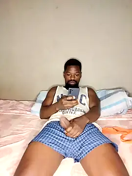 Snapshot of Chocolate_factory_man chatting on September 11, 4:22 am Chocolate factory man online show from September 11, 4:22 am