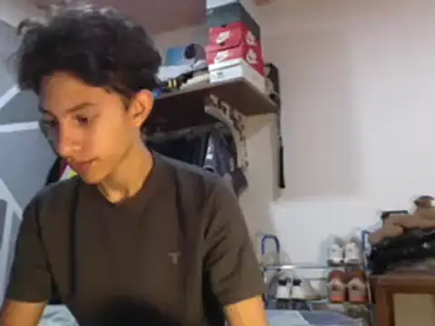 ferchitibellako online show from December 18, 5:15 am