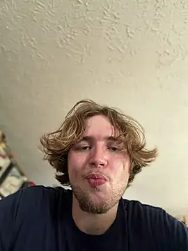 MrFantasyLover online show from July 3, 7:51 pm