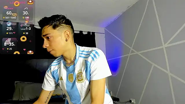 Snapshot of liam_l1 chatting on October 22, 11:03 am liam l1 online show from October 22, 11:03 am