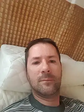 Snapshot of riskybusiness9090 chatting on November 2, 6:39 am riskybusiness9090 online show from November 2, 6:39 am