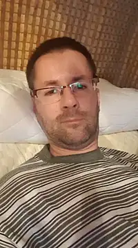 Snapshot of riskybusiness9090 chatting on December 14, 8:40 pm riskybusiness9090 online show from December 14, 8:40 pm