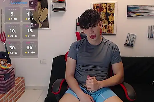 Snapshot of Angelo-cianuro- chatting on October 27, 11:18 pm Angelo-cianuro- online show from October 27, 11:18 pm