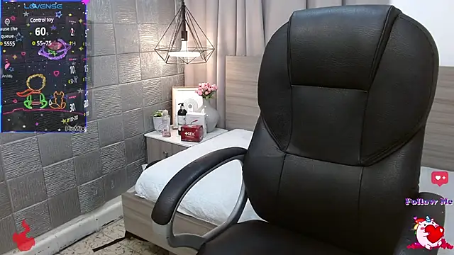 Snapshot of loistwink_ chatting on February 5, 3:55 am loistwink  online show from February 5, 3:55 am