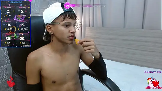 Snapshot of loistwink_ chatting on January 7, 3:48 am loistwink  online show from January 7, 3:48 am
