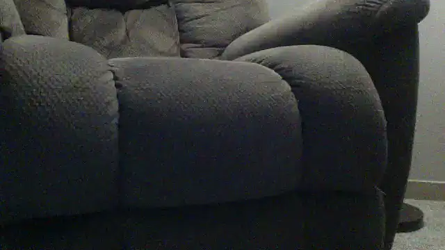 Snapshot of dirtything4u chatting on October 10, 6:02 pm dirtything4u online show from October 10, 6:02 pm