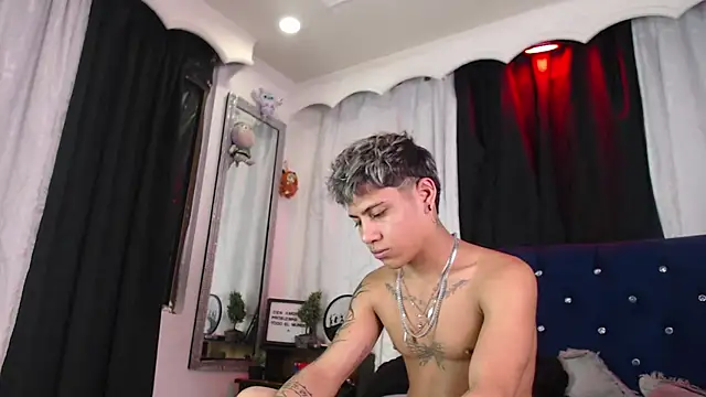 Sexys Boys Hot1 online show from June 25, 2:25 am