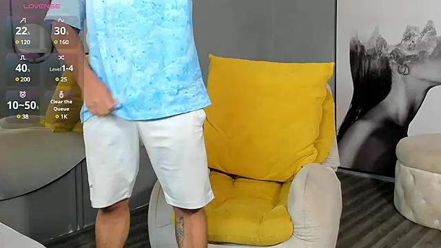 Snapshot of Alex_towers chatting on January 7, 7:17 pm Alex towers online show from January 7, 7:17 pm