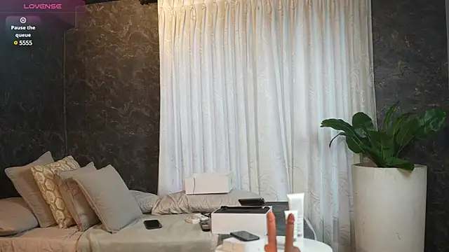 Snapshot of Alex_towers chatting on January 23, 6:45 pm Alex towers online show from January 23, 6:45 pm