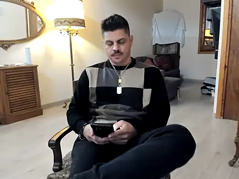 mikehardick87 online show from December 10, 1:07 am