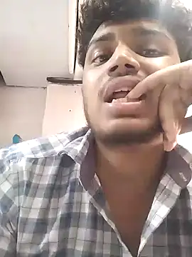 Snapshot of heartless__95 chatting on February 7, 9:47 am heartless  95 online show from February 7, 9:47 am