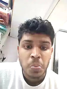 Snapshot of heartless__95 chatting on January 3, 4:37 pm heartless  95 online show from January 3, 4:37 pm