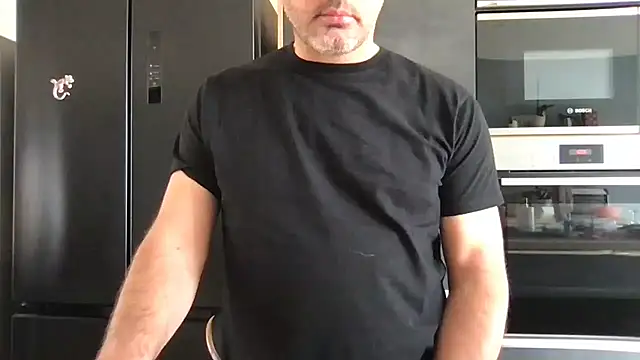 Snapshot of unconnudu21000 chatting on October 6, 10:31 am unconnudu21000 online show from October 6, 10:31 am