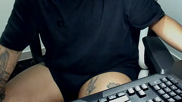 Snapshot of stebankechima chatting on October 24, 2:02 am stebankechima online show from October 24, 2:02 am