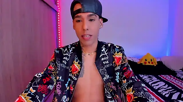 aldrinwhite online show from February 4, 5:41 pm