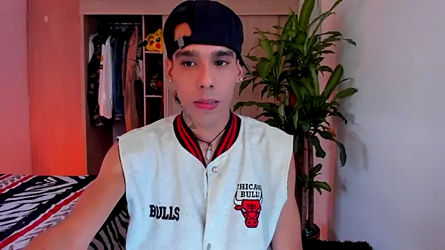 aldrinwhite online show from December 22, 8:50 pm