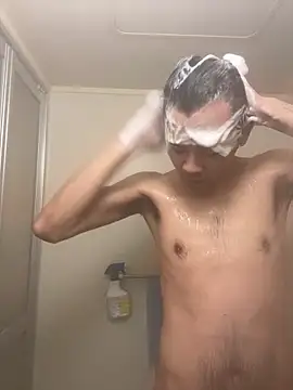 Snapshot of ryusei18570 chatting on January 27, 2:24 pm ryusei18570 online show from January 27, 2:24 pm