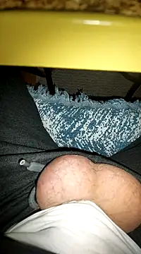 reelciii21 online show from December 6, 1:11 pm