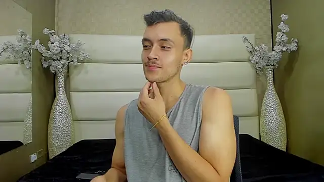 Desmon Clark online show from February 26, 4:24 pm