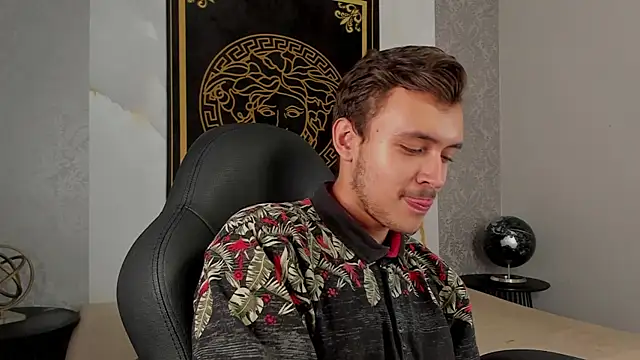 Desmon Clark online show from January 27, 9:33 pm