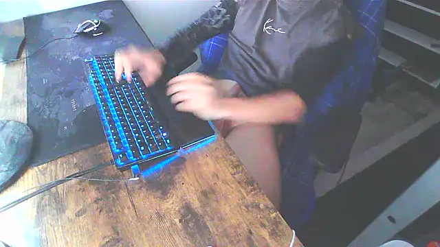 WouldLovetoFuckYou666 online show from September 29, 8:48 pm