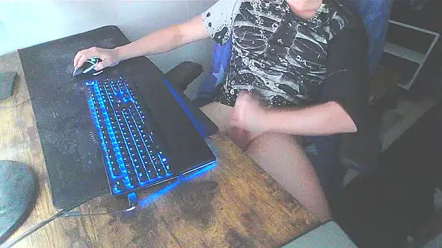 WouldLovetoFuckYou666 online show from December 8, 5:11 pm