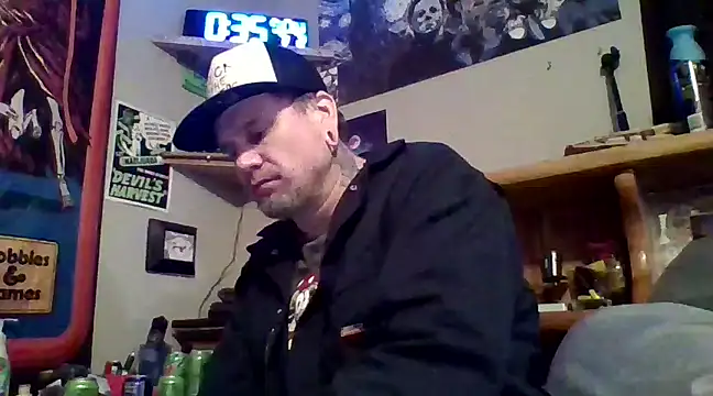 clitstitsandbongrips online show from March 20, 12:11 pm